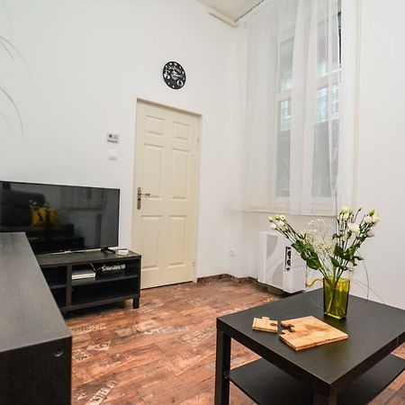 Timeless Apartment With Free Private Parking 布达佩斯 外观 照片