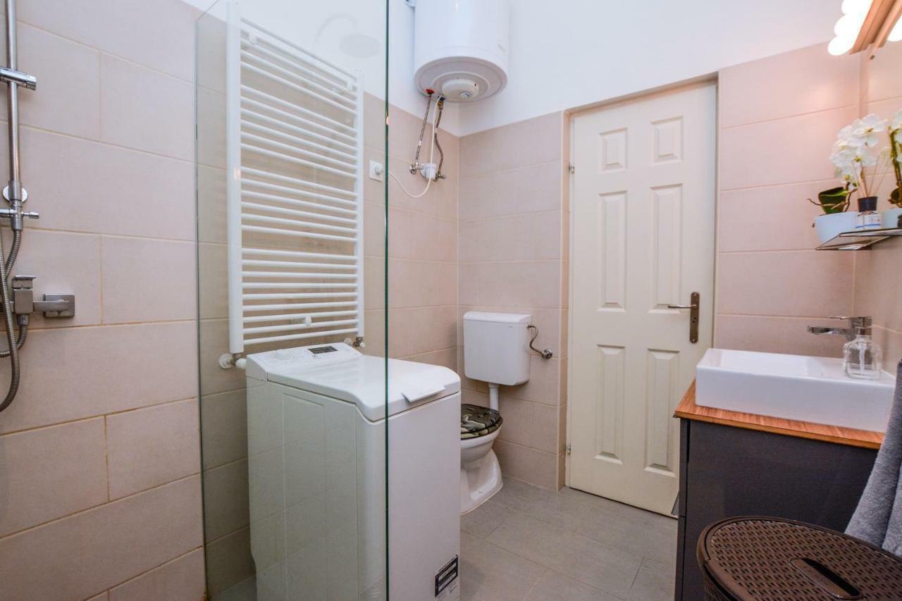 Timeless Apartment With Free Private Parking 布达佩斯 外观 照片