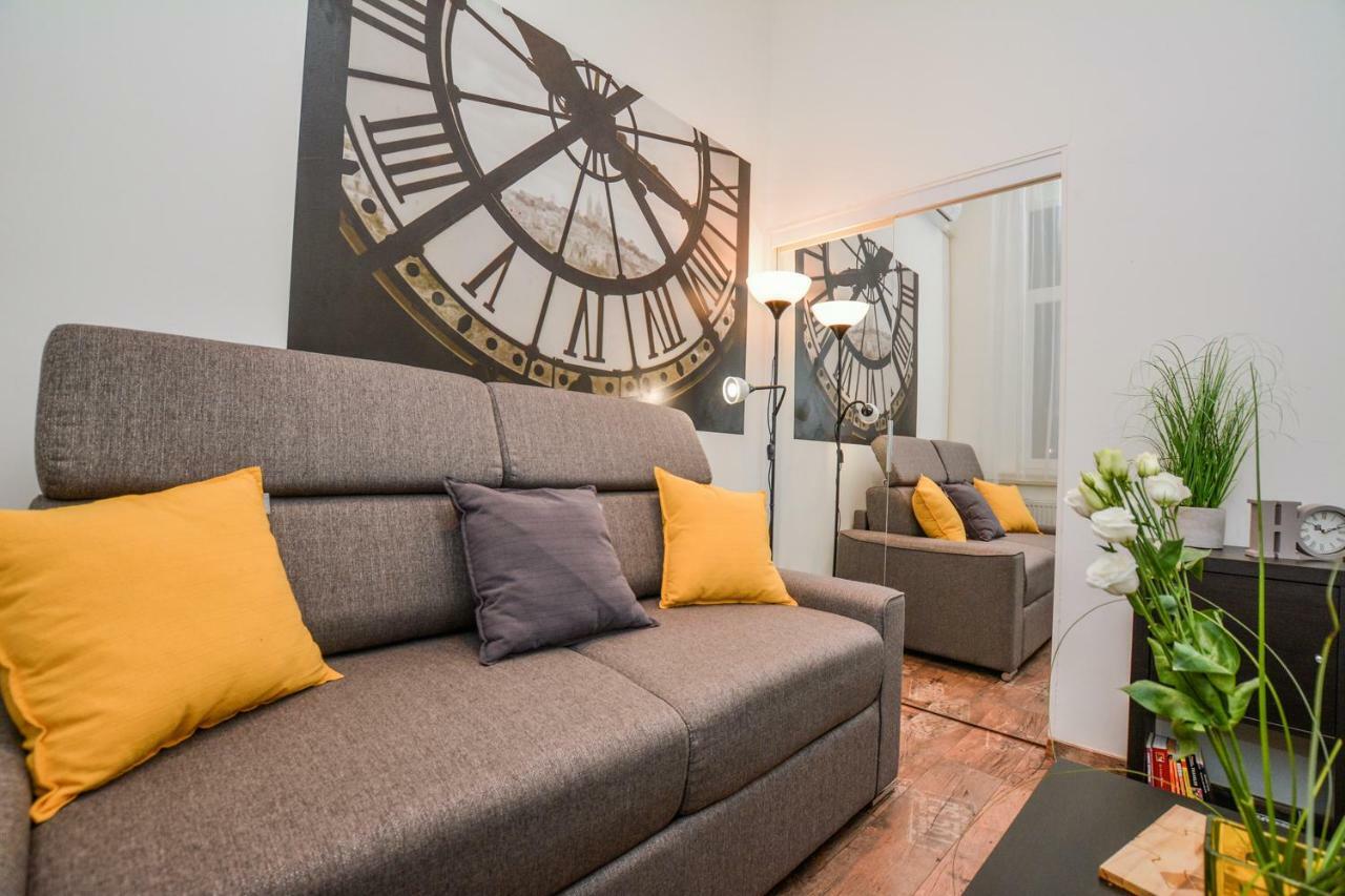 Timeless Apartment With Free Private Parking 布达佩斯 外观 照片